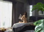 篠原涼子　ベットで全裸おしり丸見え？